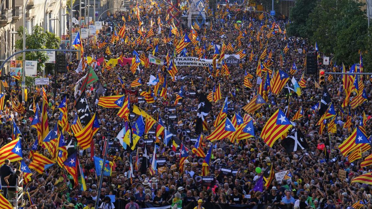 Imatge de la manifestació de diumenge per la Diada | EFE/ALEJANDRO GARCÍA