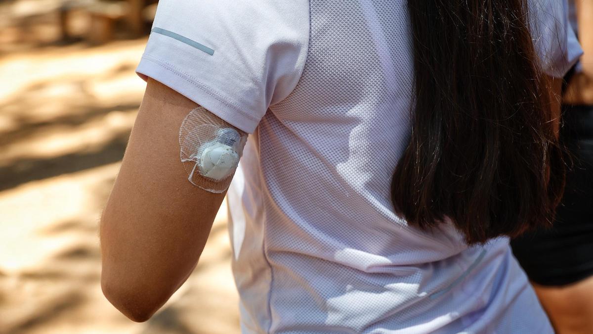 Una menor con diabetes en la tradicional Colonia de Verano que organiza ADT.