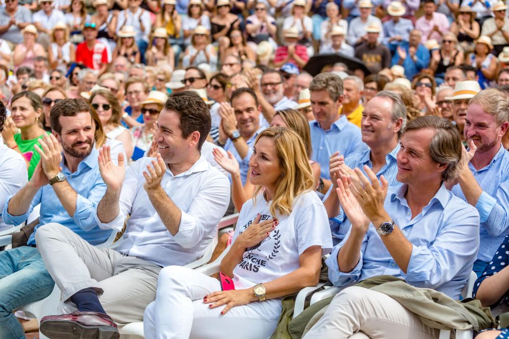 Cerca de 800 personas llenan el auditorio Óscar Esplá del parque de L''Aigüera de Benidorm en el mitin de Pablo Casado