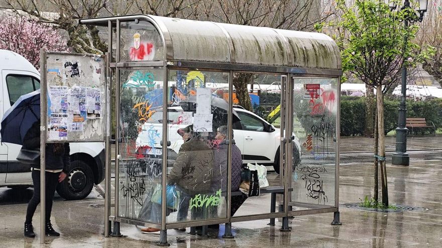 Un usuario denuncia el estado «deplorable» de las marquesinas en Redondela