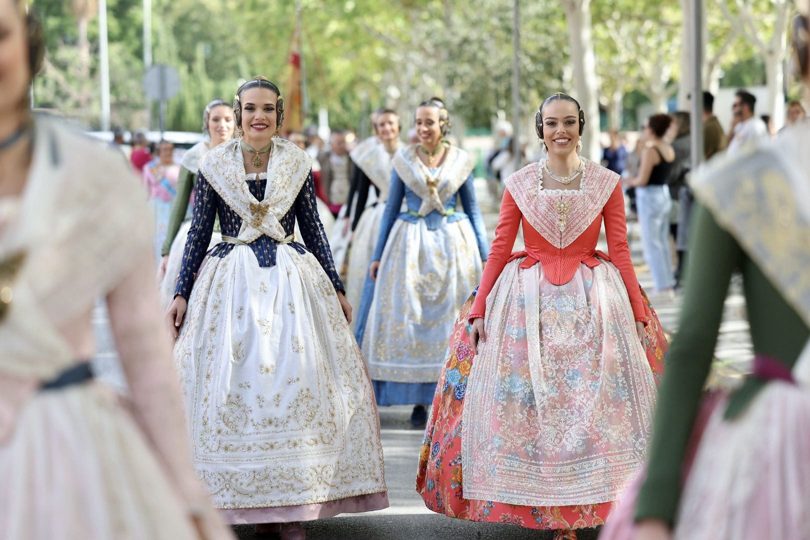 María Estela, la corte, Quart y Xirivella honran a la senyera más viajera de las Fallas