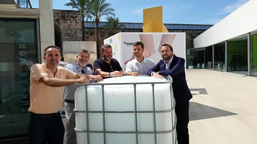 La &quot;apuesta del cubo de hielo&quot; llega a Es Baluard