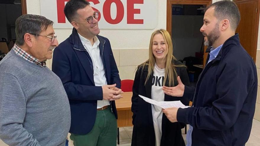 El PSOE fulmina a la ejecutiva socialista de Almoradí de Ricardo Hurtado y crea una gestora liderada por Pilar Gay