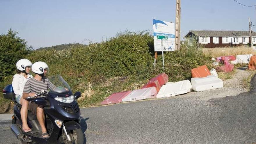 Estado del futuro vial al puerto de Lorbé, paralizado desde 2012.