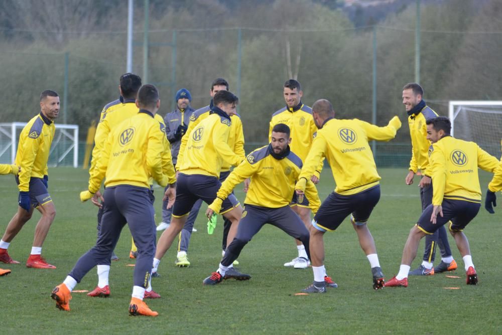 Entrenamiento de la U.D. Las Palmas en Abegondo