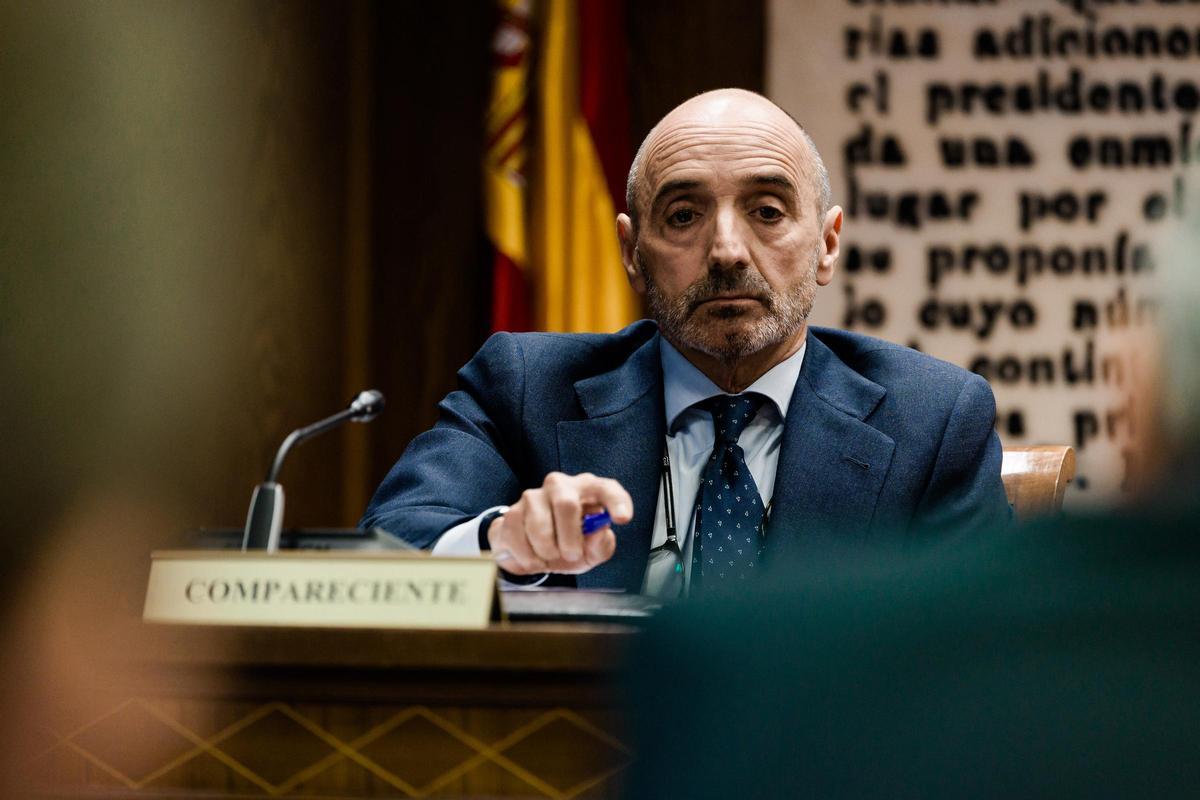 Archivo - El empresario Julio Martínez (d) comparece ante la Comisión de Investigación del ‘caso Koldo’, en el Senado, a 9 de abril de 2026, en Madrid (España).