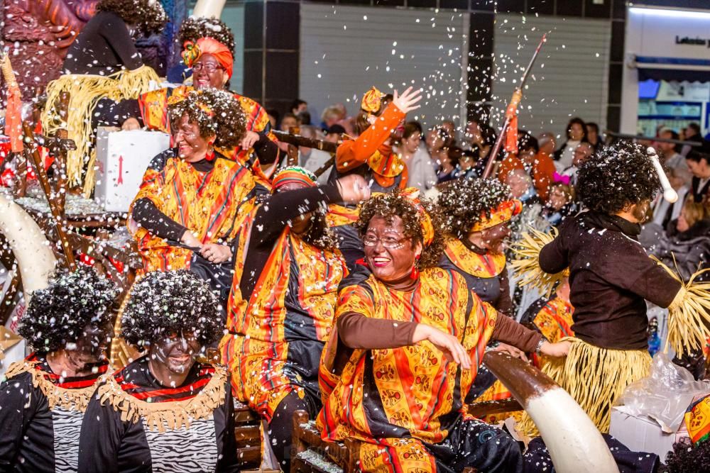 Desfile de carrozas de las fiestas de Benidorm