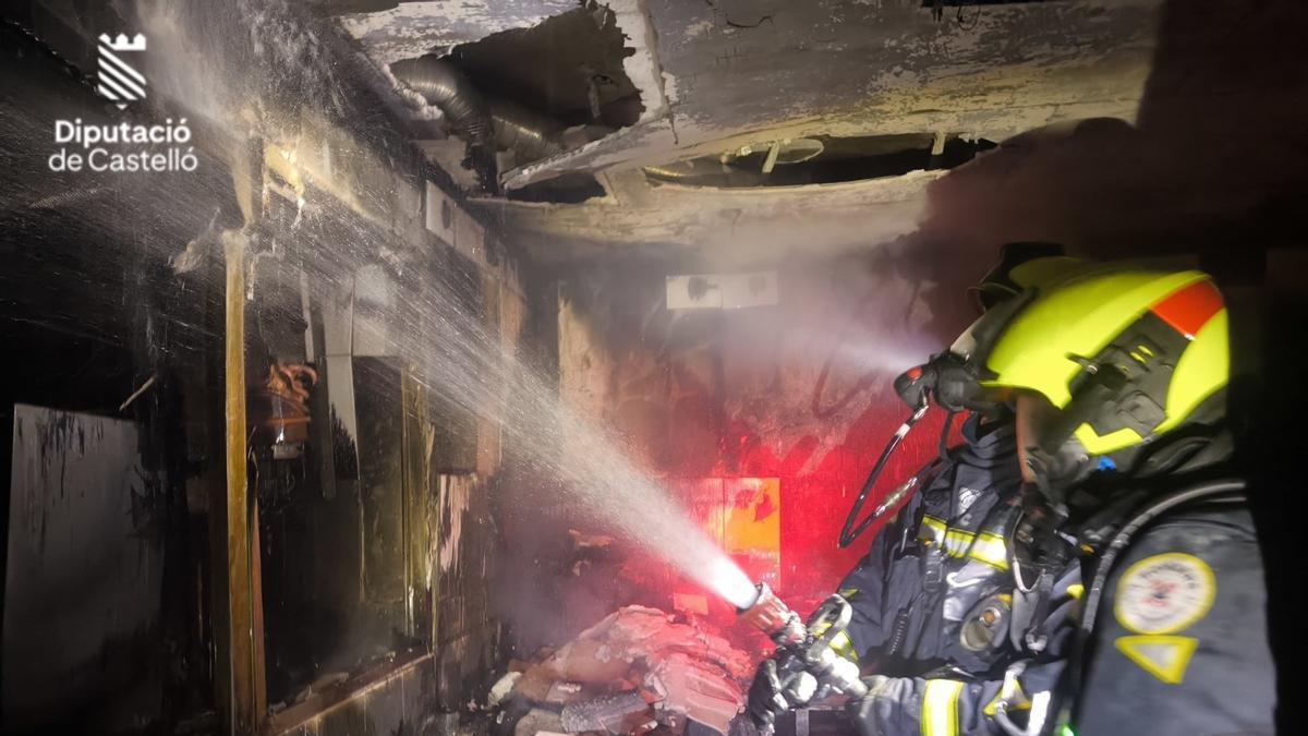 Noche de incendios en Castellón: los bomberos intervienen en viviendas ...