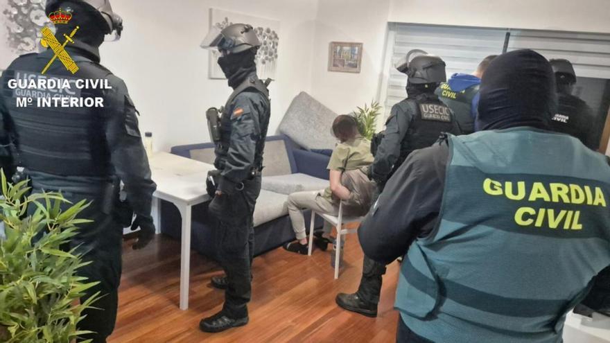 Zulos en el monte y envío inmediato de dinero a su país: así actúan las bandas albanesas que asaltan viviendas