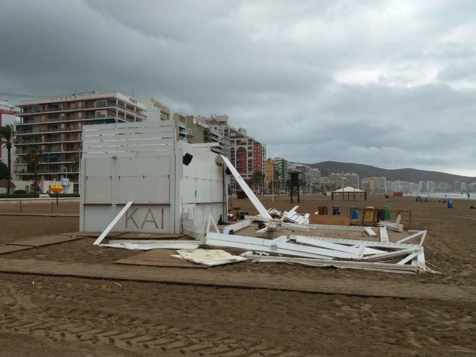 La terraza Kai Lío, una de las más concurridas por el Medusa, tras ser derribada por el viento.