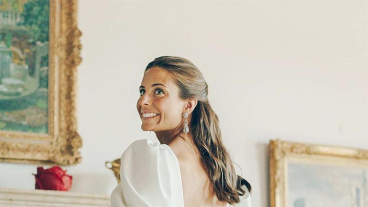 El vestido de novia con cola plisada de quita y pon que ha enamorado a Instagram