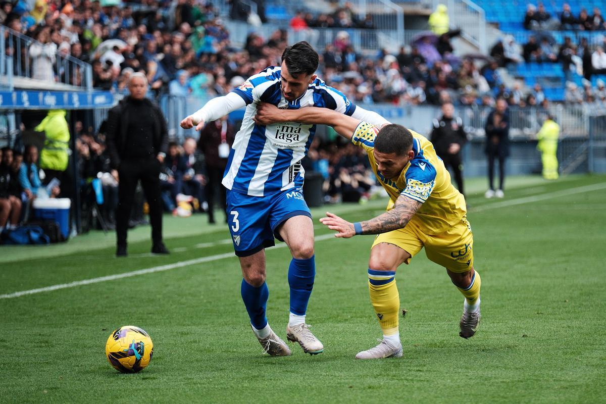 Málaga CF - Cádiz CF de la pasada temporada en La Rosaleda.