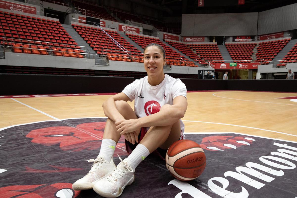 Laia Flores, en el centro de la cancha del Príncipe Felipe