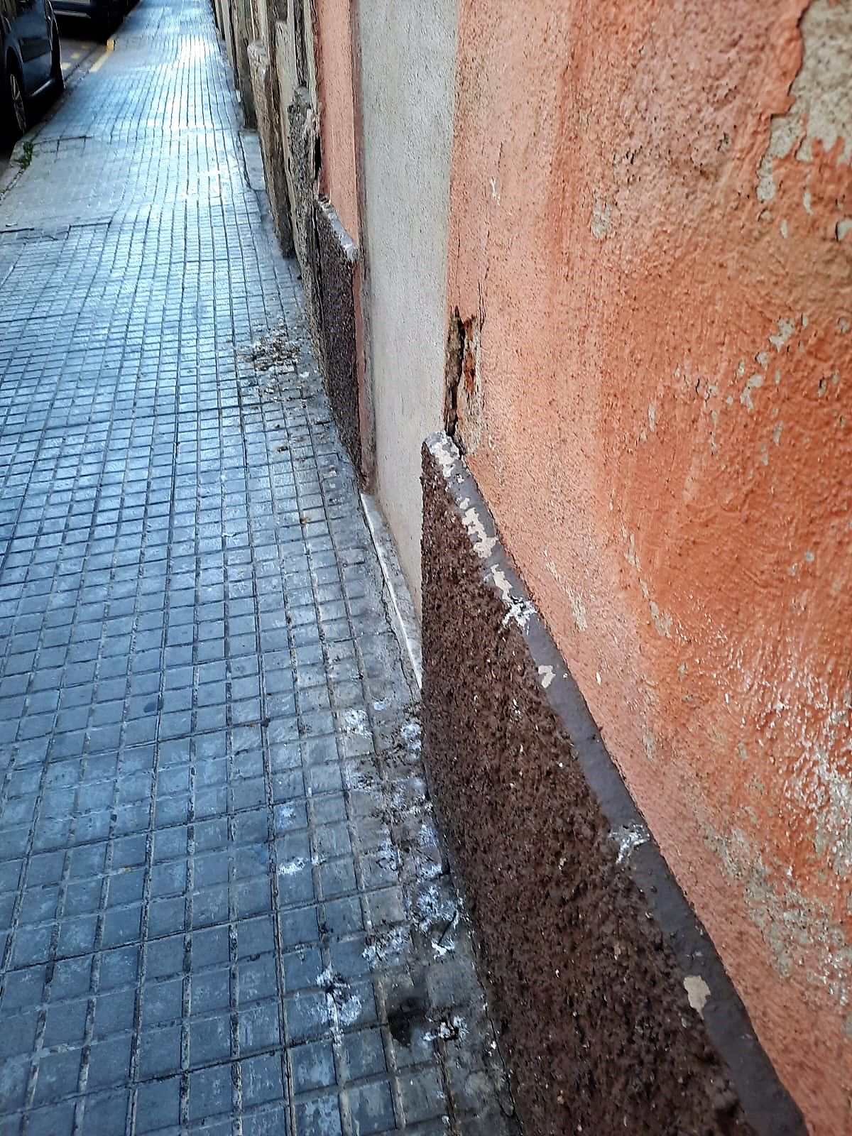 Excrements de coloms a carrers de Manresa