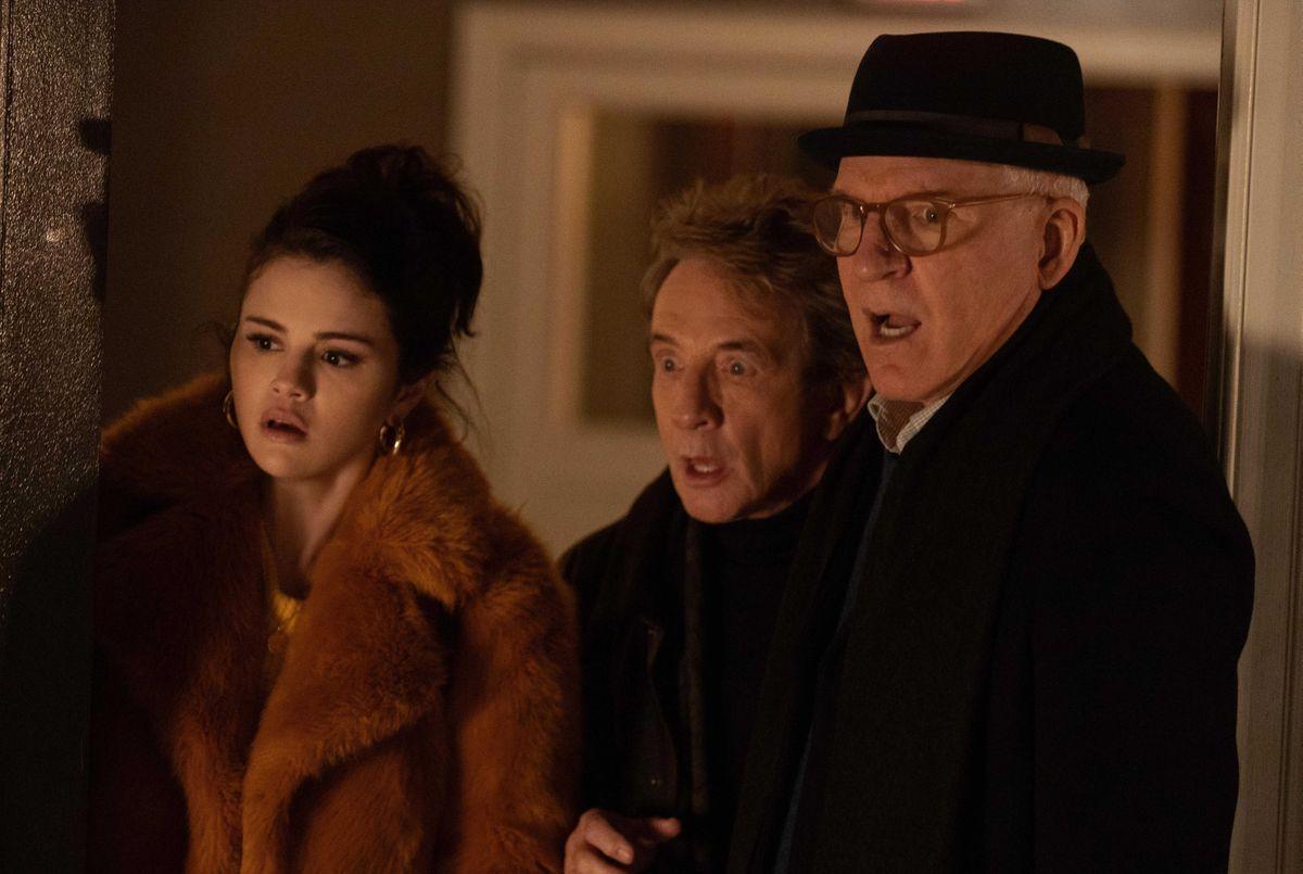 Selena Gomez, Martin Short y Steve Martin en ’Solo asesinatos en el edificio’.