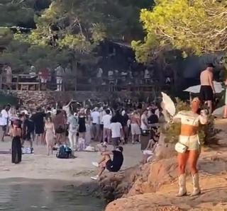 El PSOE denuncia la restricción de acceso a cala Gracioneta por una fiesta autorizada por Sant Antoni