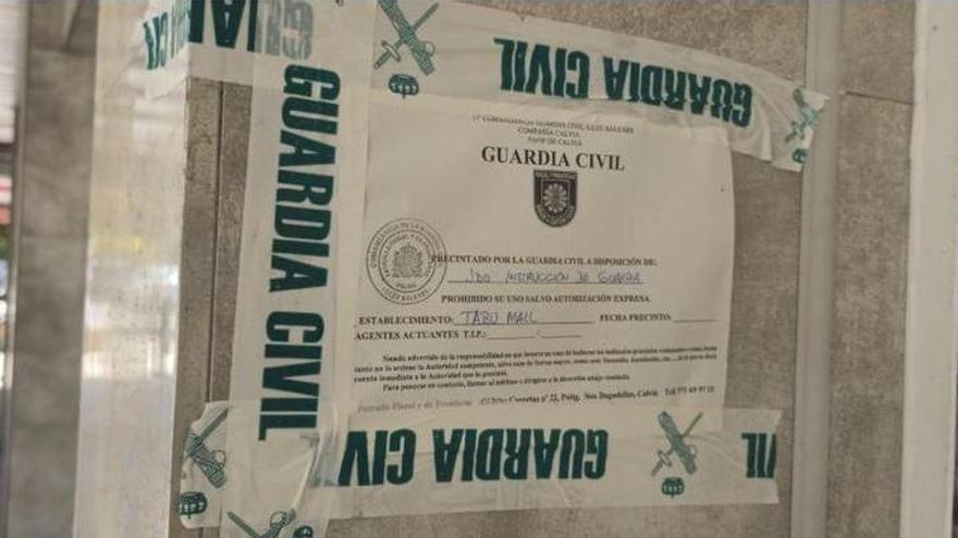 Gran operativo policial en Calvià contra la venta de camisetas falsificadas