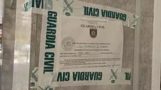 Gran operativo policial en Calvià contra la venta de camisetas falsificadas