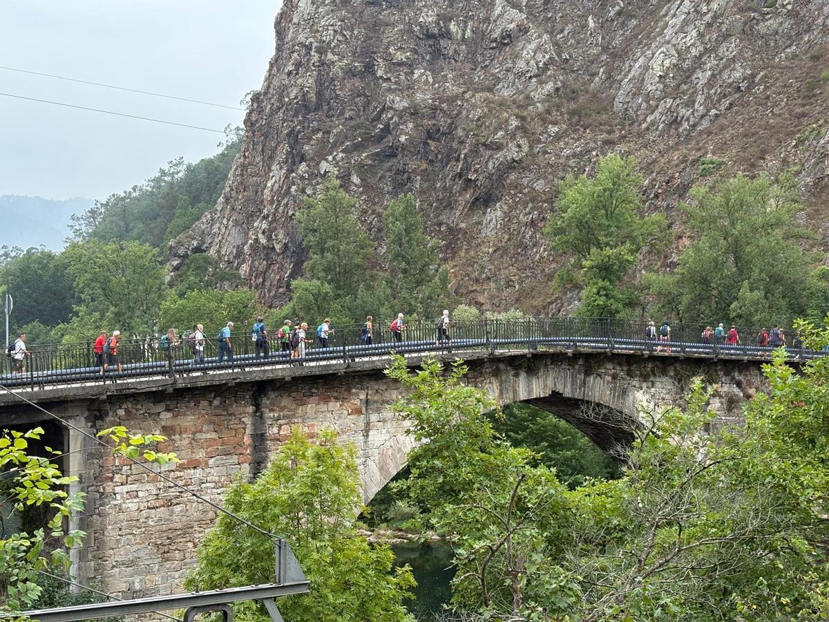 La tercera ruta del Grupo Montañero Moscón, en imágenes