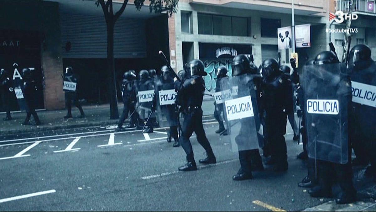 Espanyol: el manifestant que va perdre un ull per una pilota de goma de la Policia Nacional.