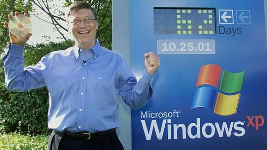 Bill Gates, presentado Windows XP en 2001.