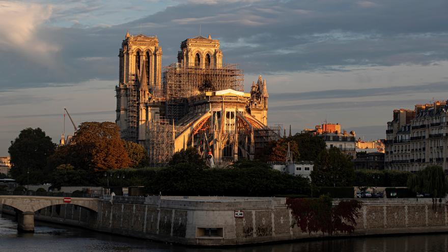 Un viaje a la Edad Media para visitar Notre Dame en realidad aumentada