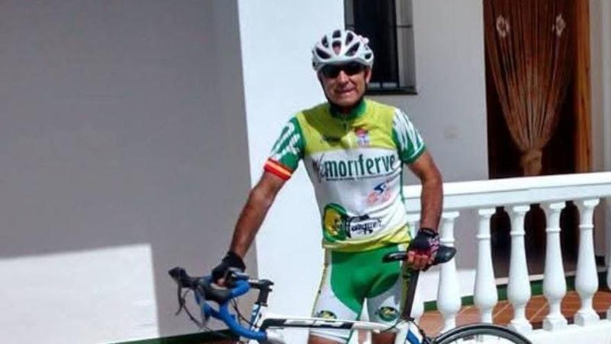 El hijo del ciclista de Brenes fallecido tras el accidente con un camión en Almonte pide colaboración: "Si alguien ha visto algo, que se comunique conmigo"