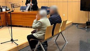 Los condenados por coaccionar a su inquilina para que abandone el piso que le habían alquilado durante el juicio celebrado en octubre en València.
