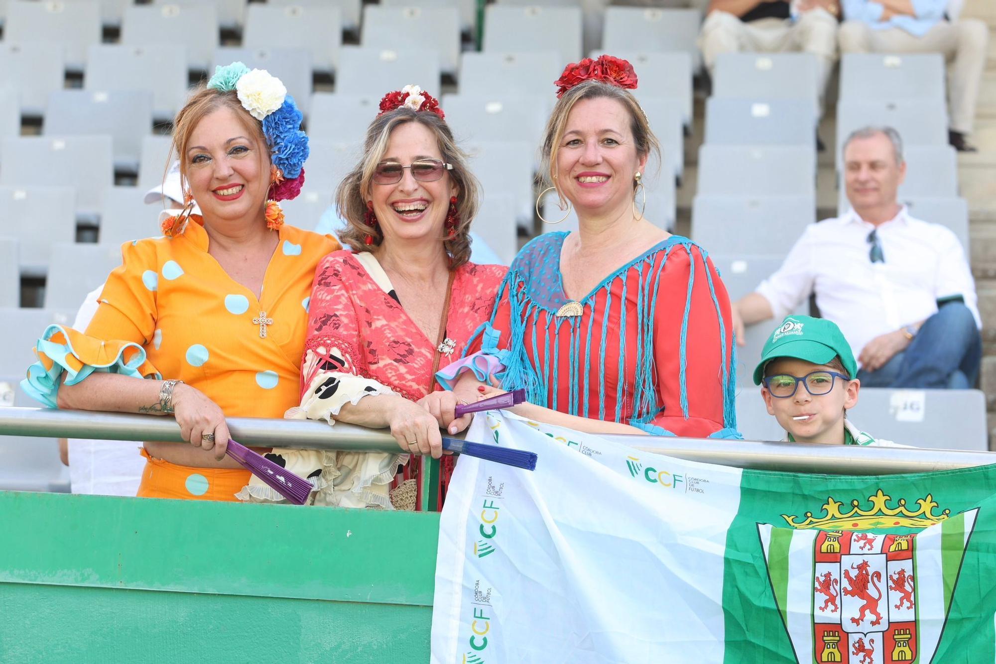 Córdoba  CF-Algeciras | Las imágenes de la afición blanquiverde en El Arcángel