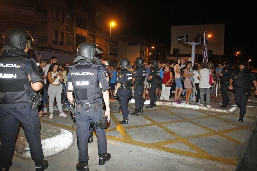 Numerosos heridos durante la protesta en las vías tras la intervención policial