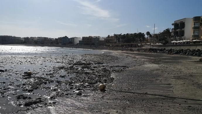 Un domingo en la playa de Arinaga