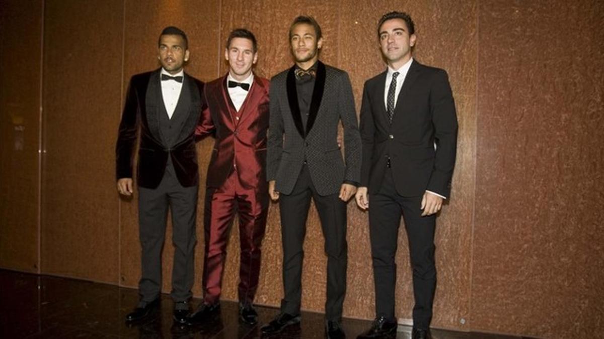 Traje guindo hombre hotsell