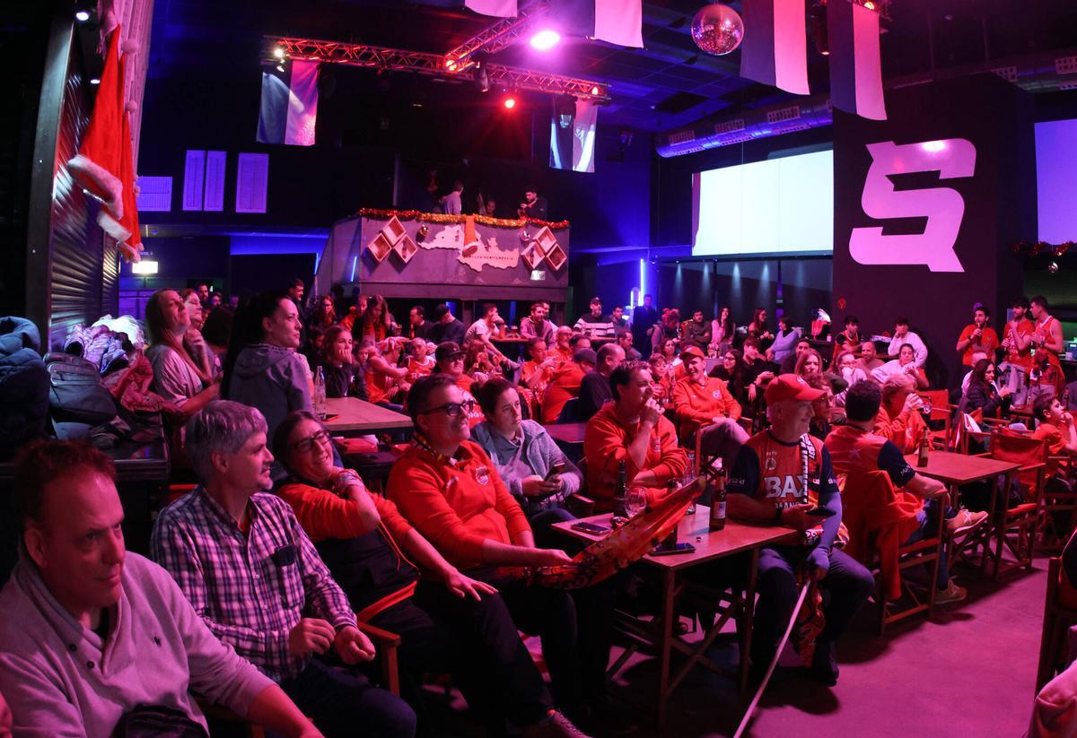 Totes les fotos de la retransmissió d'El Ganxo del partit entre el Hapoel i el Baxi