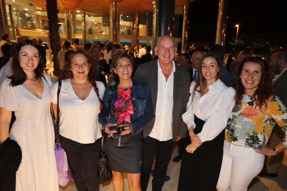 Claudia Cotaina, Viviana de Sans, Lola Vera, Nacho Lahuerta, Elena Gregori y Laura Riera.