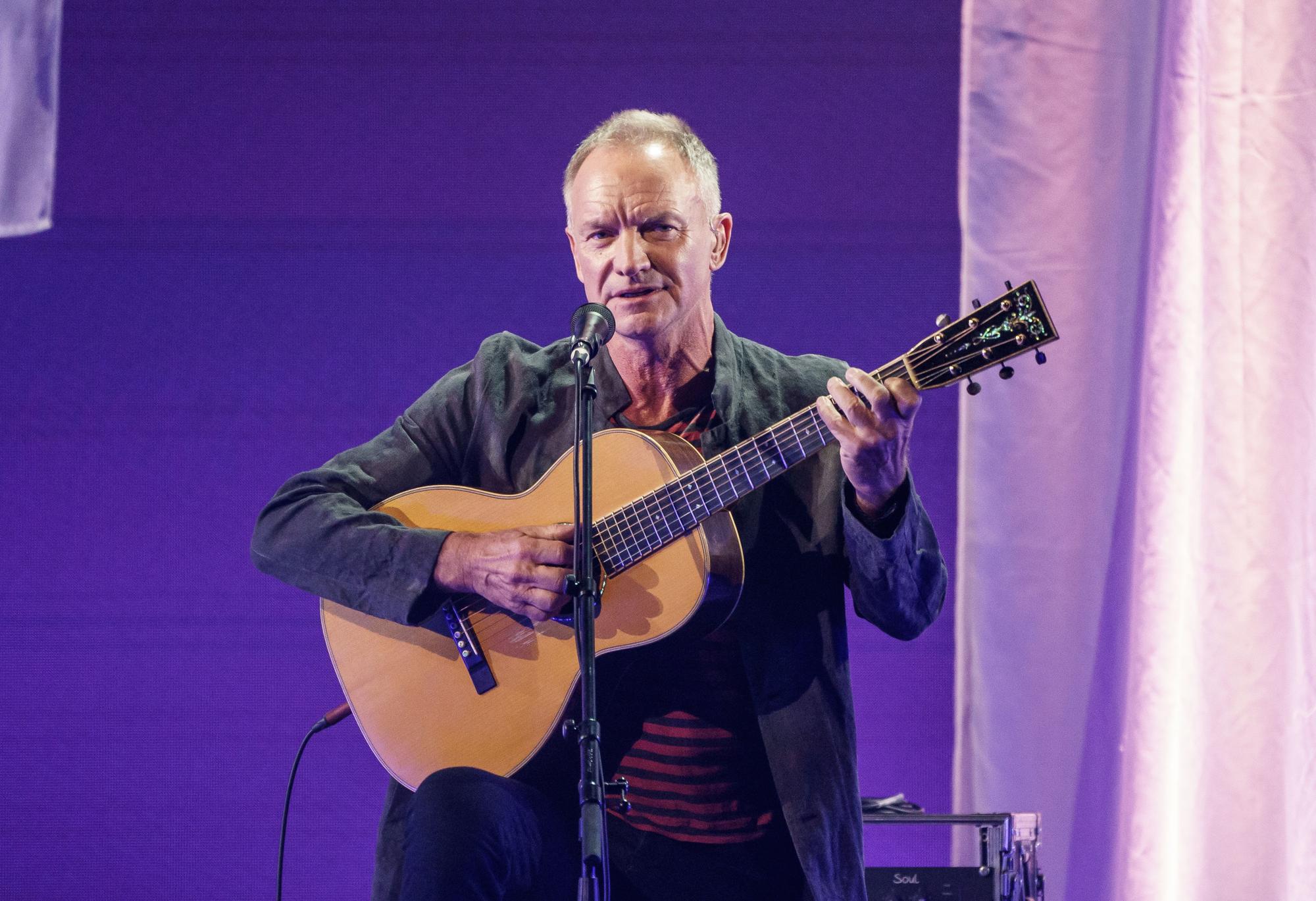 Imagen del pasado mes de septiembre del músico británico Sting, actuando en el Teatro Operettenhaus de Hamburgo durante el Reeperbahn Festival.