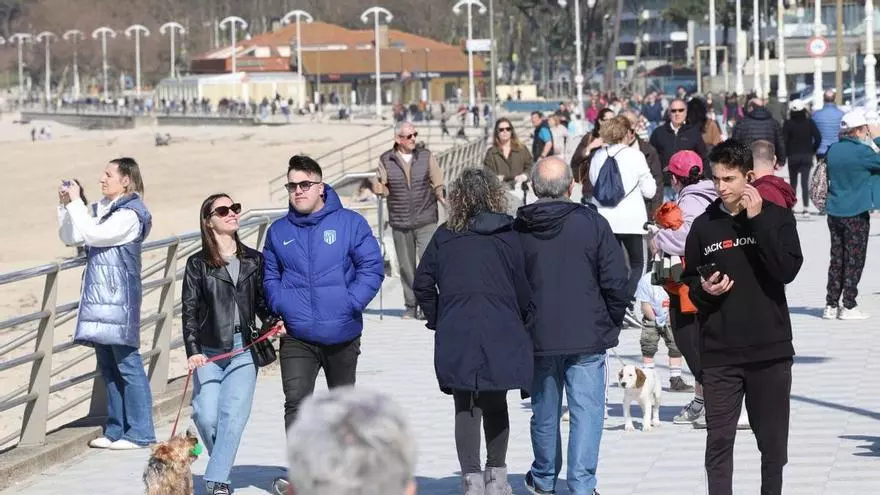 Los vigueses aprovechan la nueva tregua del temporal