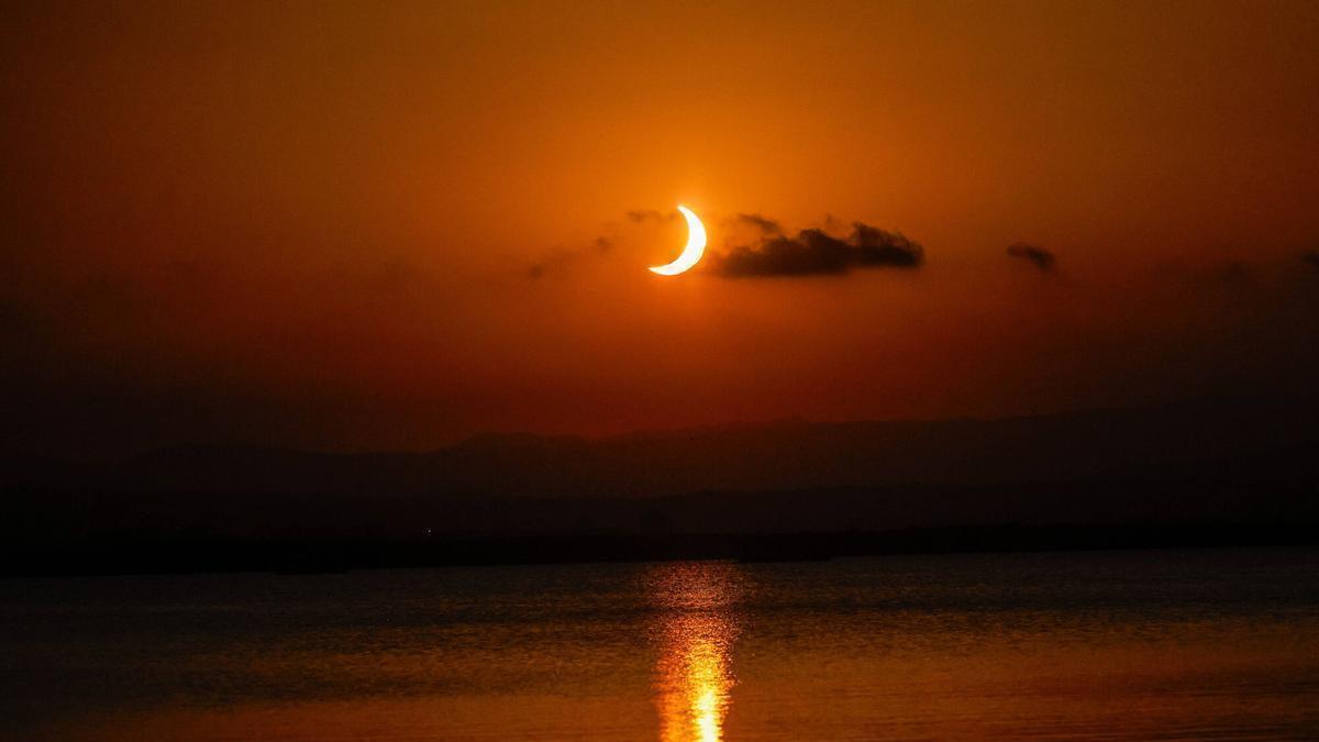 Valencia VLC Eclipse solar total desè el embarcadero de la Albufera