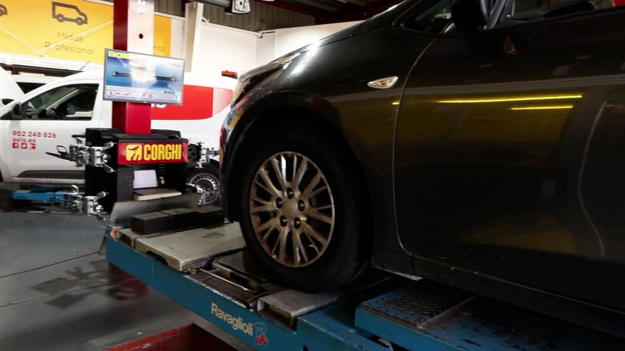 Tres consejos para conducir con nieve de forma segura: así tienes que preparar tu coche