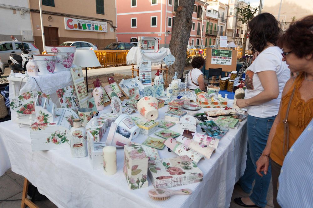 Estreno del horario nocturno del mercadilo de Sant Magí