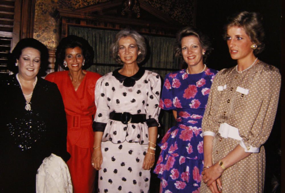 Amb Montserrat Caballé, la reina Sofia, Anna Maria de Grècia i Lady Di.