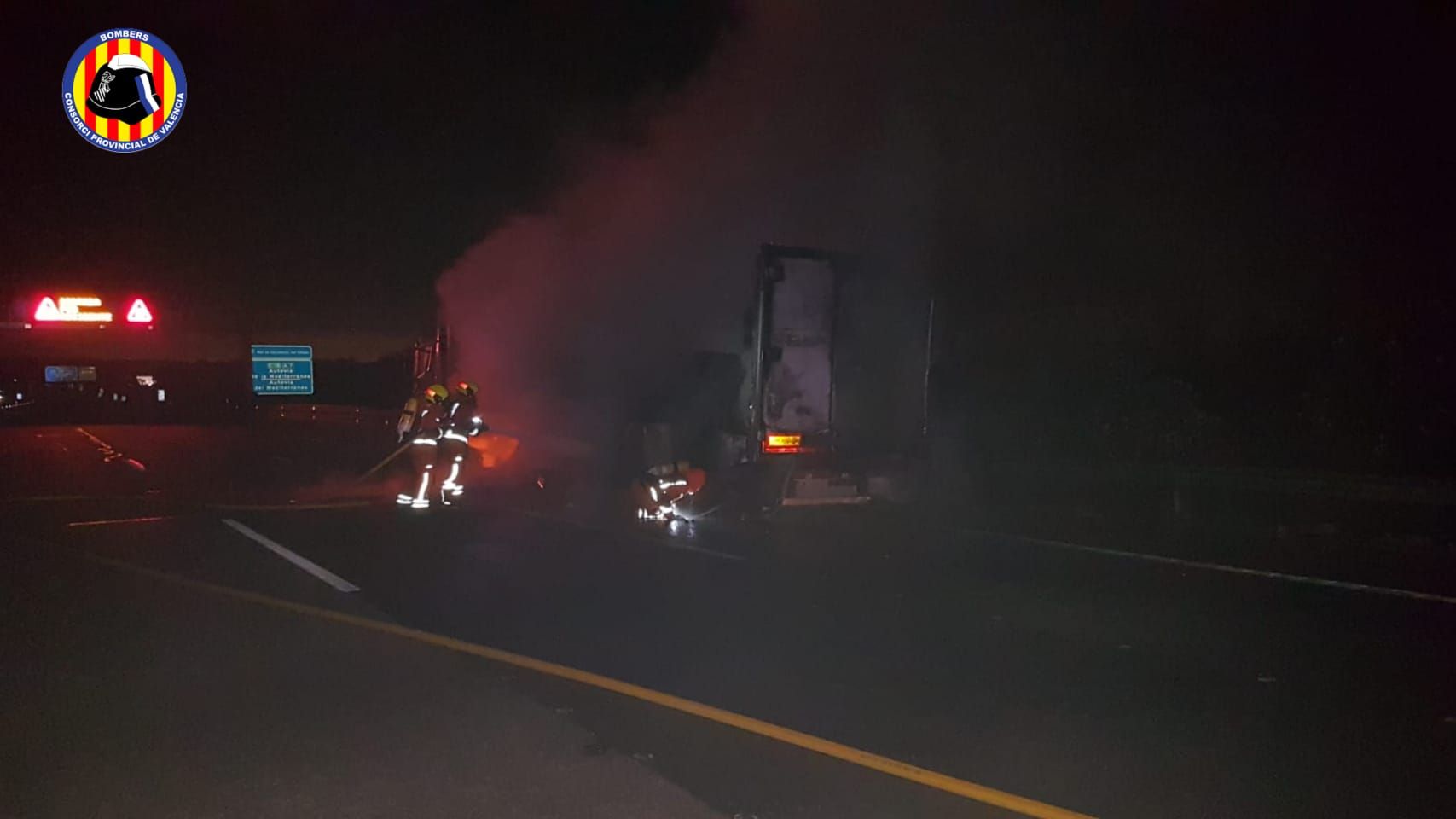 Incendio de un camión en la A-7 a la altura de Godella