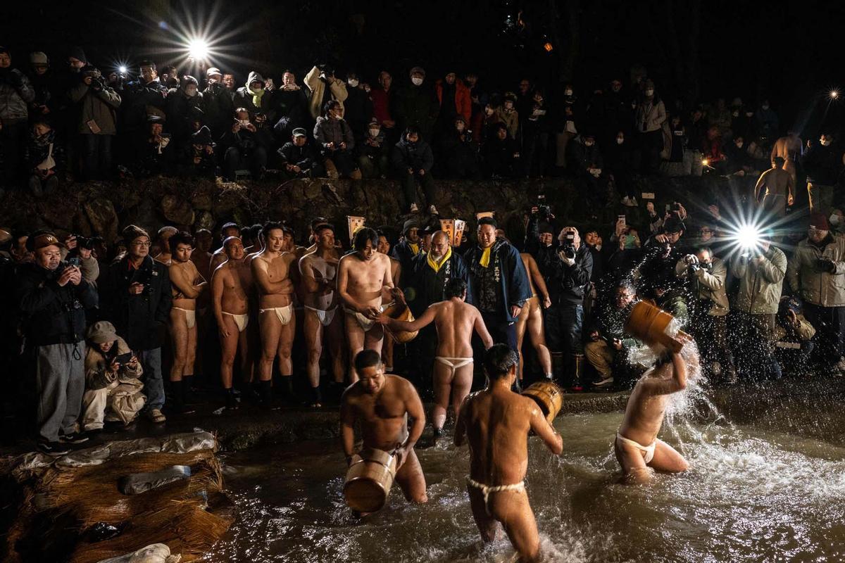 Ritual Sominsai, ampliamente considerado como uno de los festivales más extraños de Japón