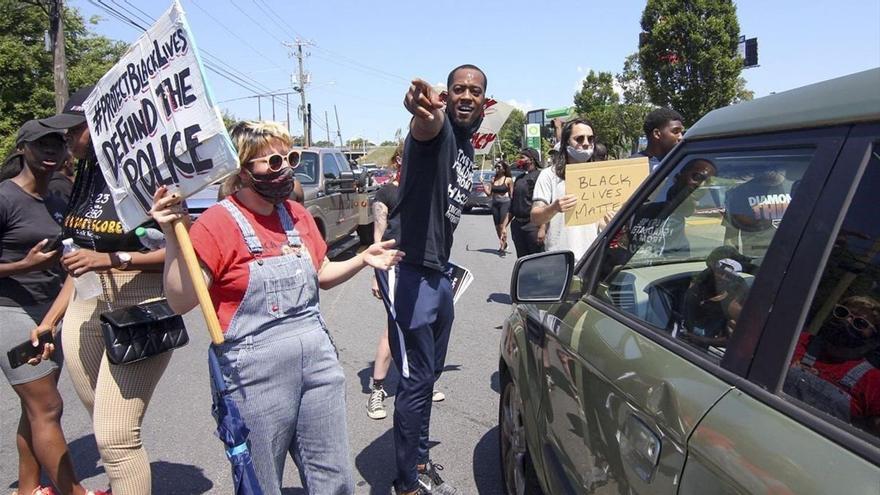 Cargo de asesinato contra el policía blanco que mató a Rayshard Brooks