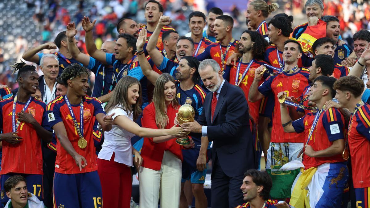 La Familia Real española acompaña a los jugadores de España en la celebración de la Copa del Mundo de Fútbol 2026. EFE/ Octavio Guzman
