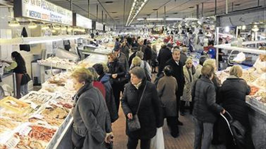 El Mercat Central descarta abrir por la tarde si no se mejora el recinto