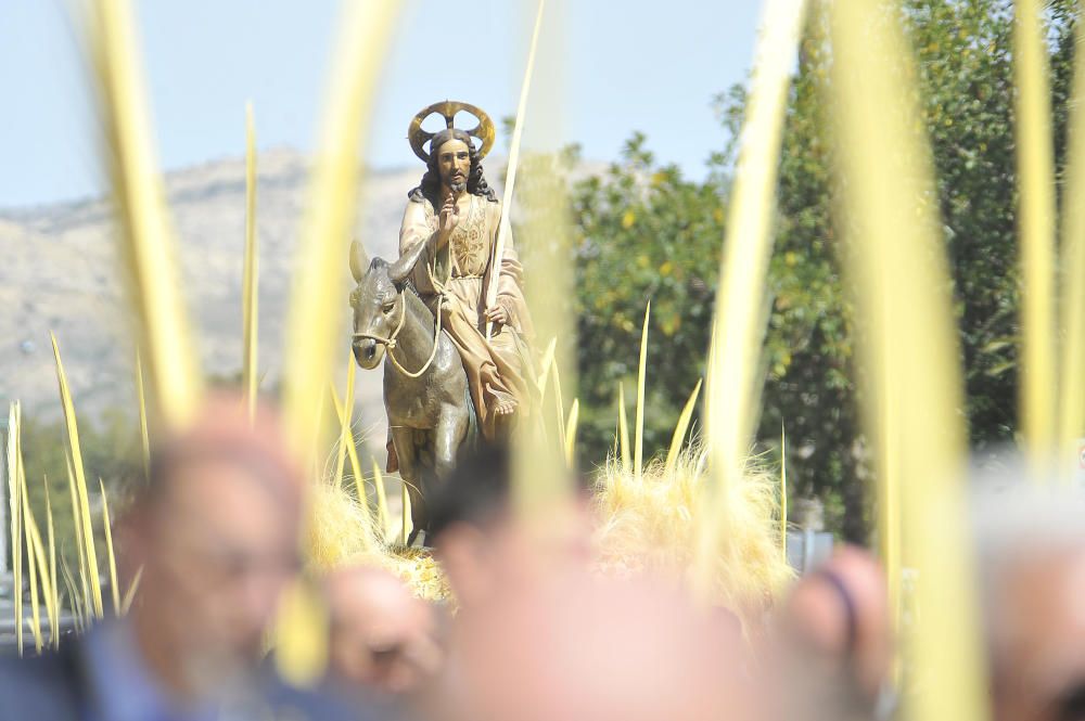 El calor es el gran protagonista en la procesión del Domingo de Ramos en Elche