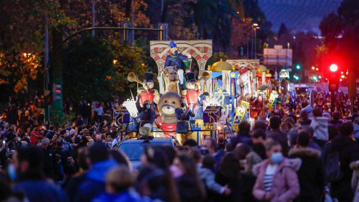 Los Reyes Magos reparten ilusión por Córdoba