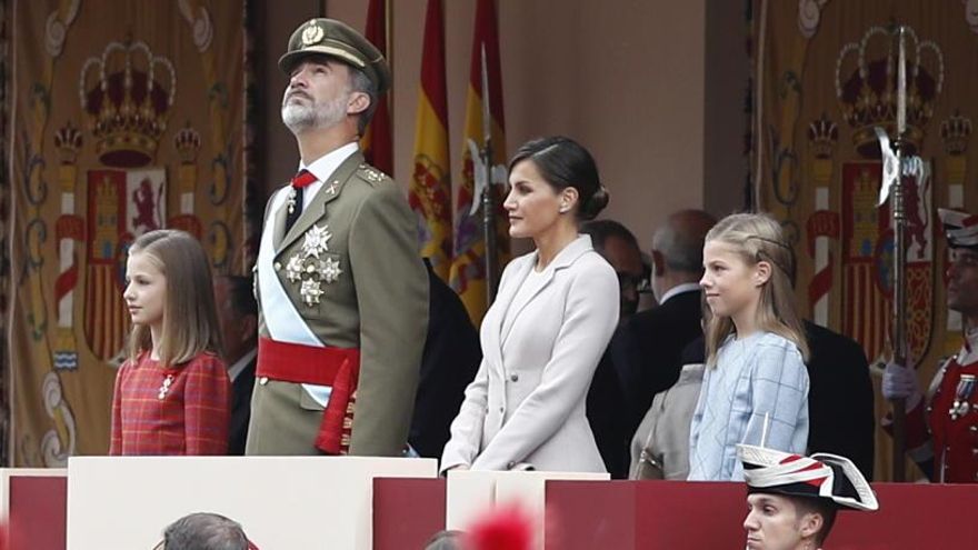 Xiulets a Pedro Sánchez en la desfilada militar del 12-O