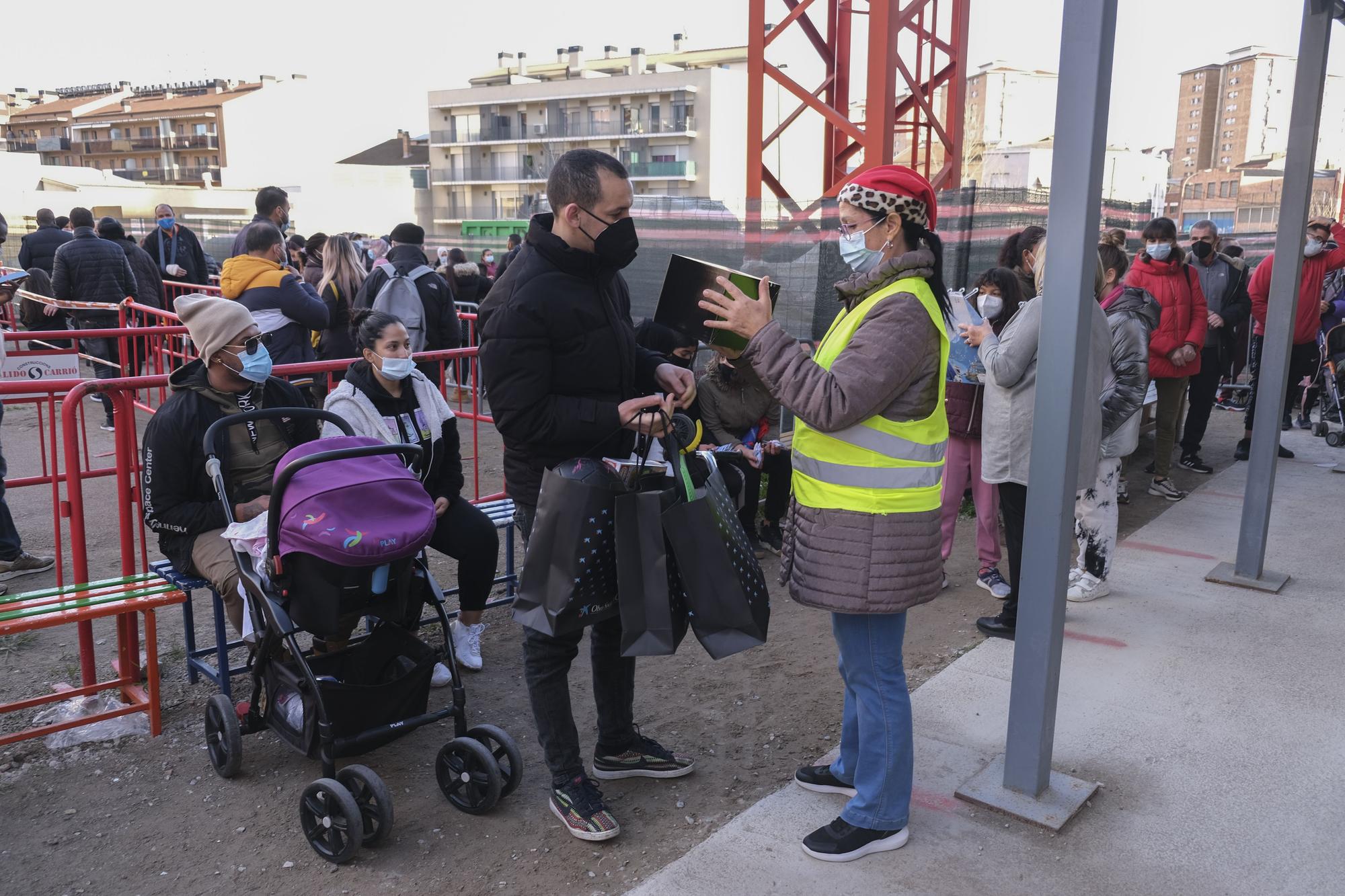 Santa Clara reparteix més de 2.000 joguines a 800 infants de Manresa