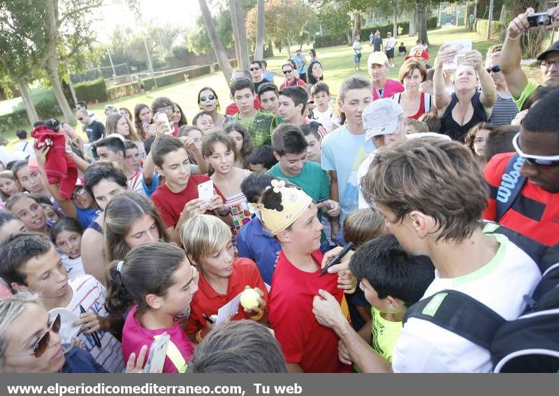 GALERÍA DE FOTOS- Bautista desata la locura peloteando con Ferrer en La Coma